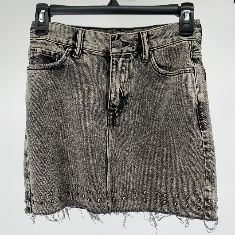 AllSaints size 0 Grey Acid Wash Studded Denim Mini Skirt Raw Hem Distressed